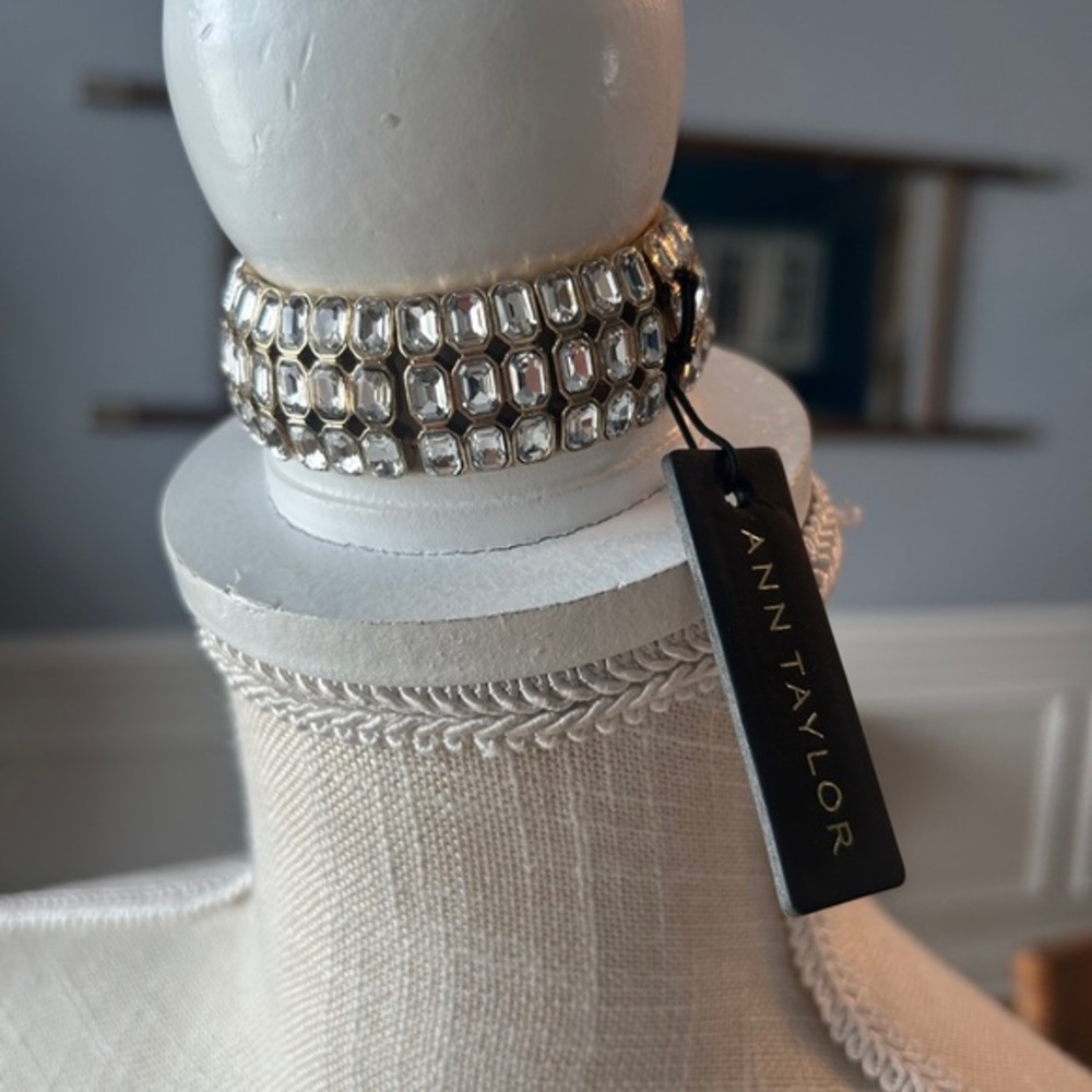 NWT Ann Taylor Gold & Crystal Stretch Bracelet